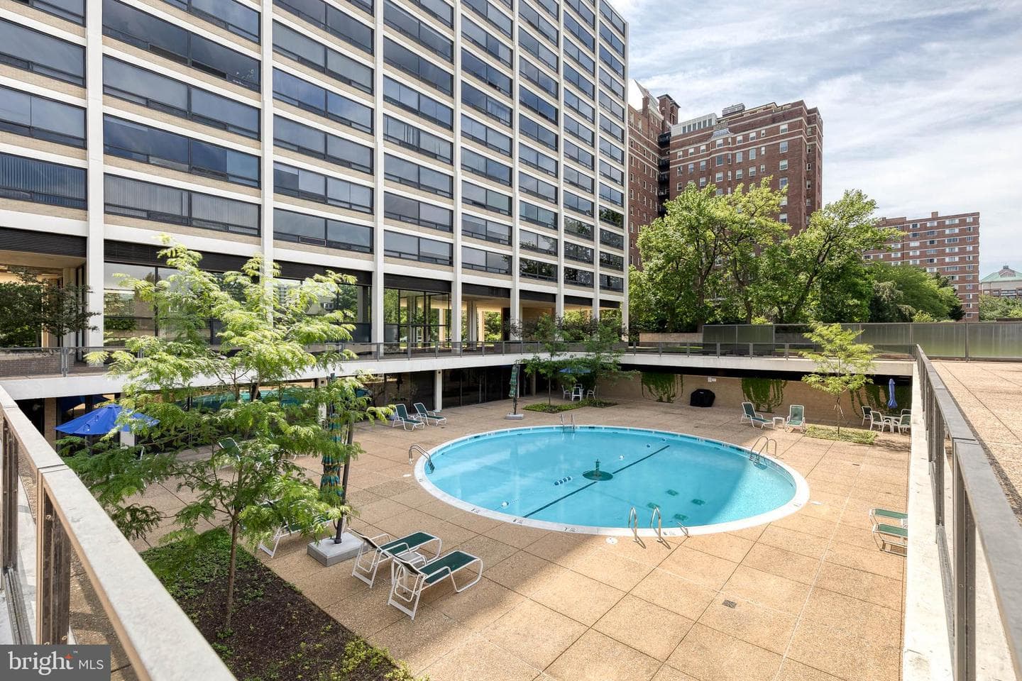 4000 N Charles St # 903 photo 27