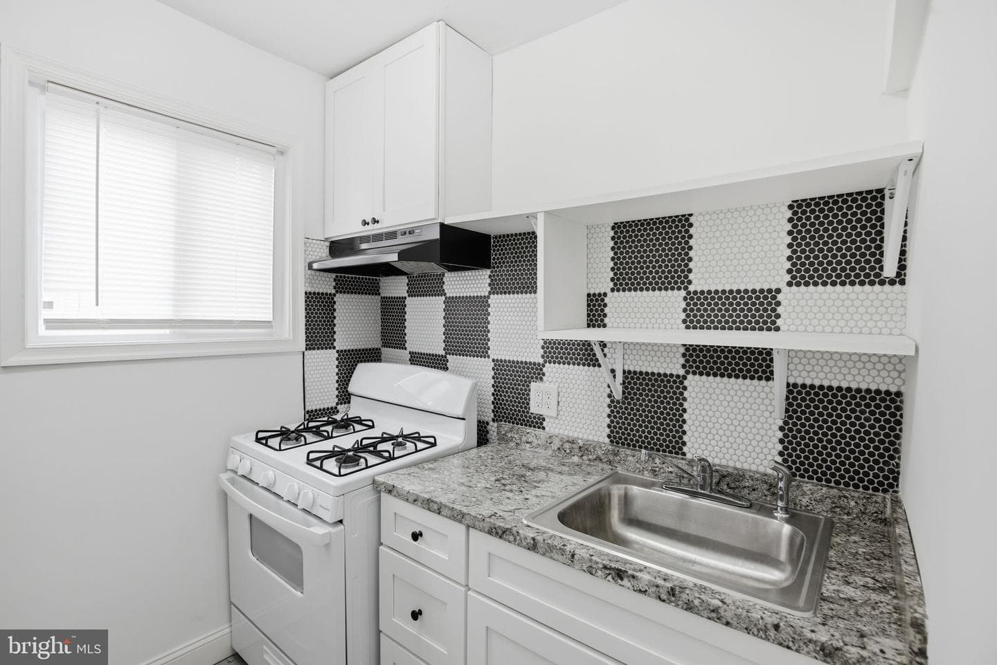 3330 Ravenwood Avenue photo 12