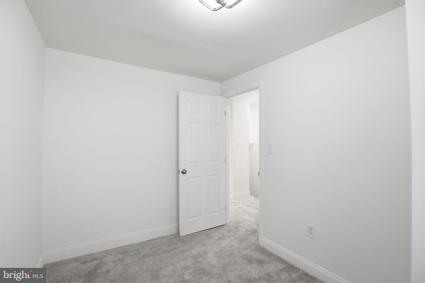 3330 Ravenwood Avenue photo 24