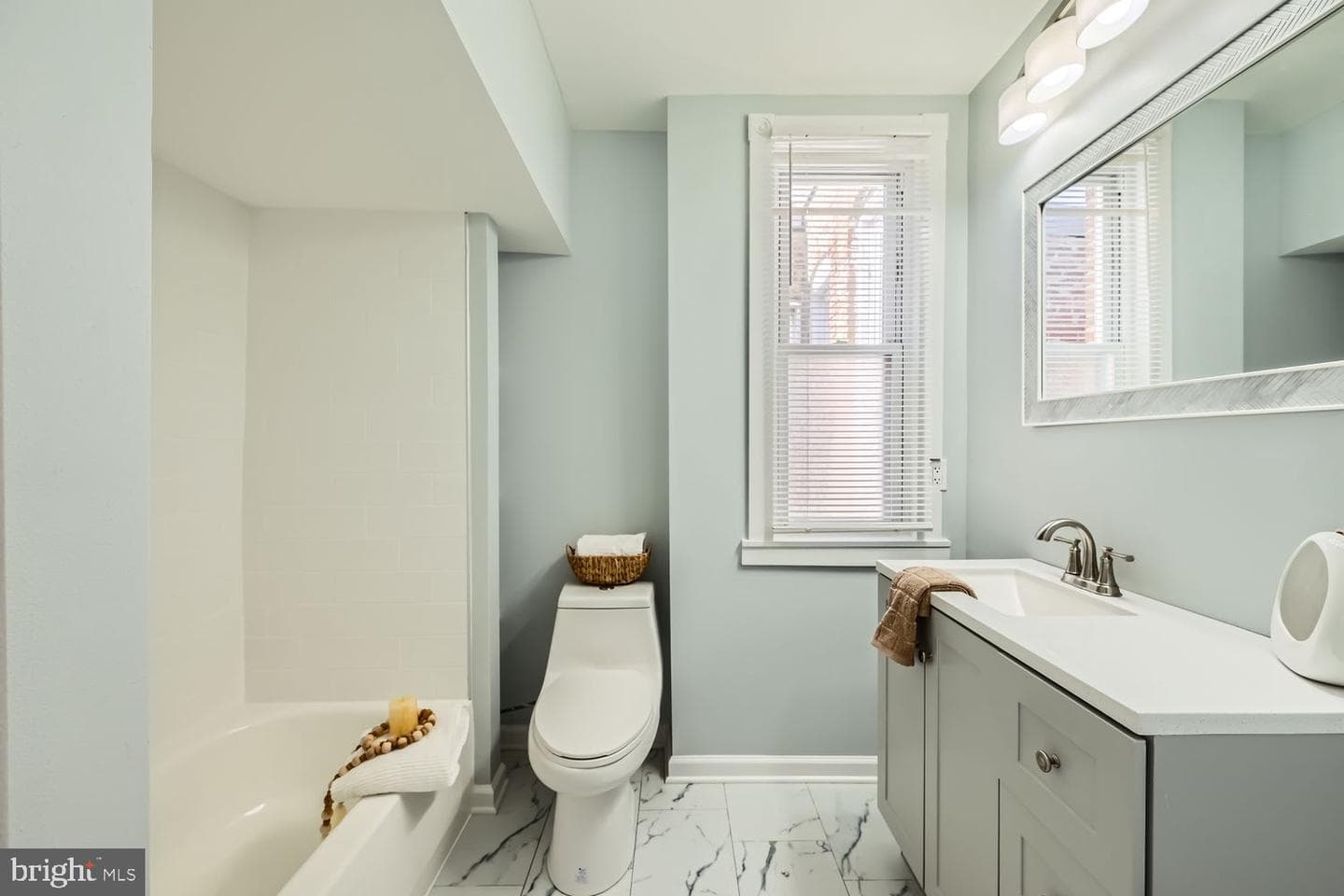 803 Wellington Street photo 18