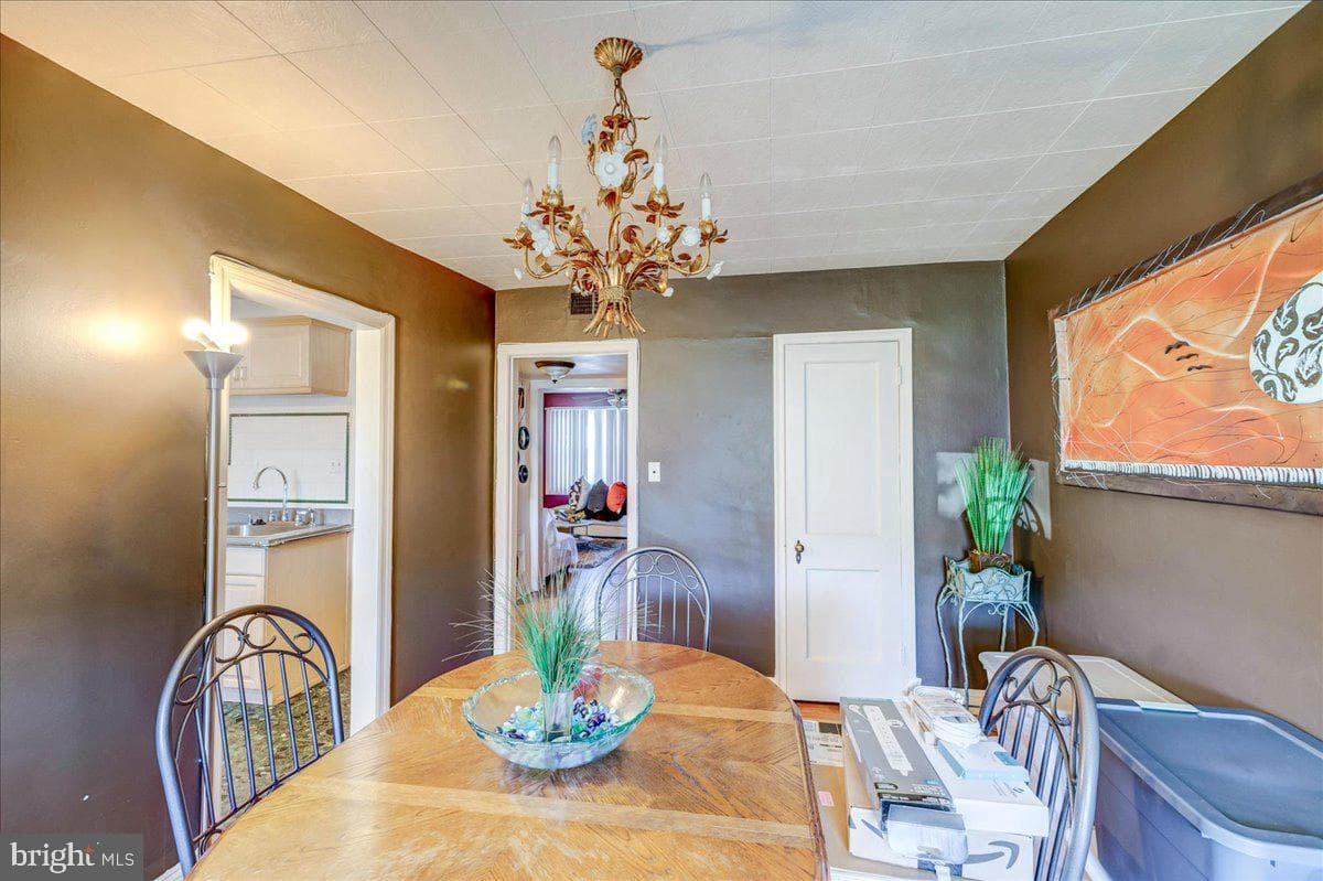 1071 Wilmington Avenue photo 10