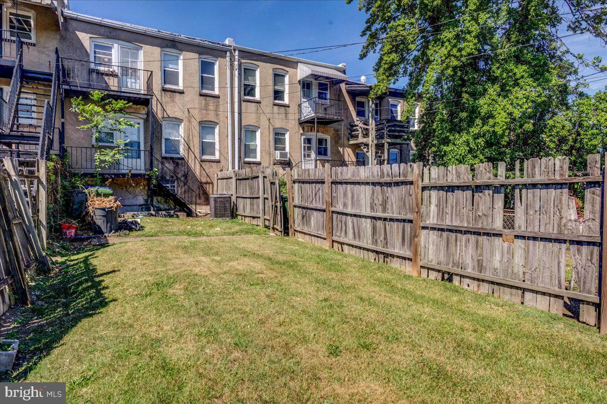 1071 Wilmington Avenue photo 27