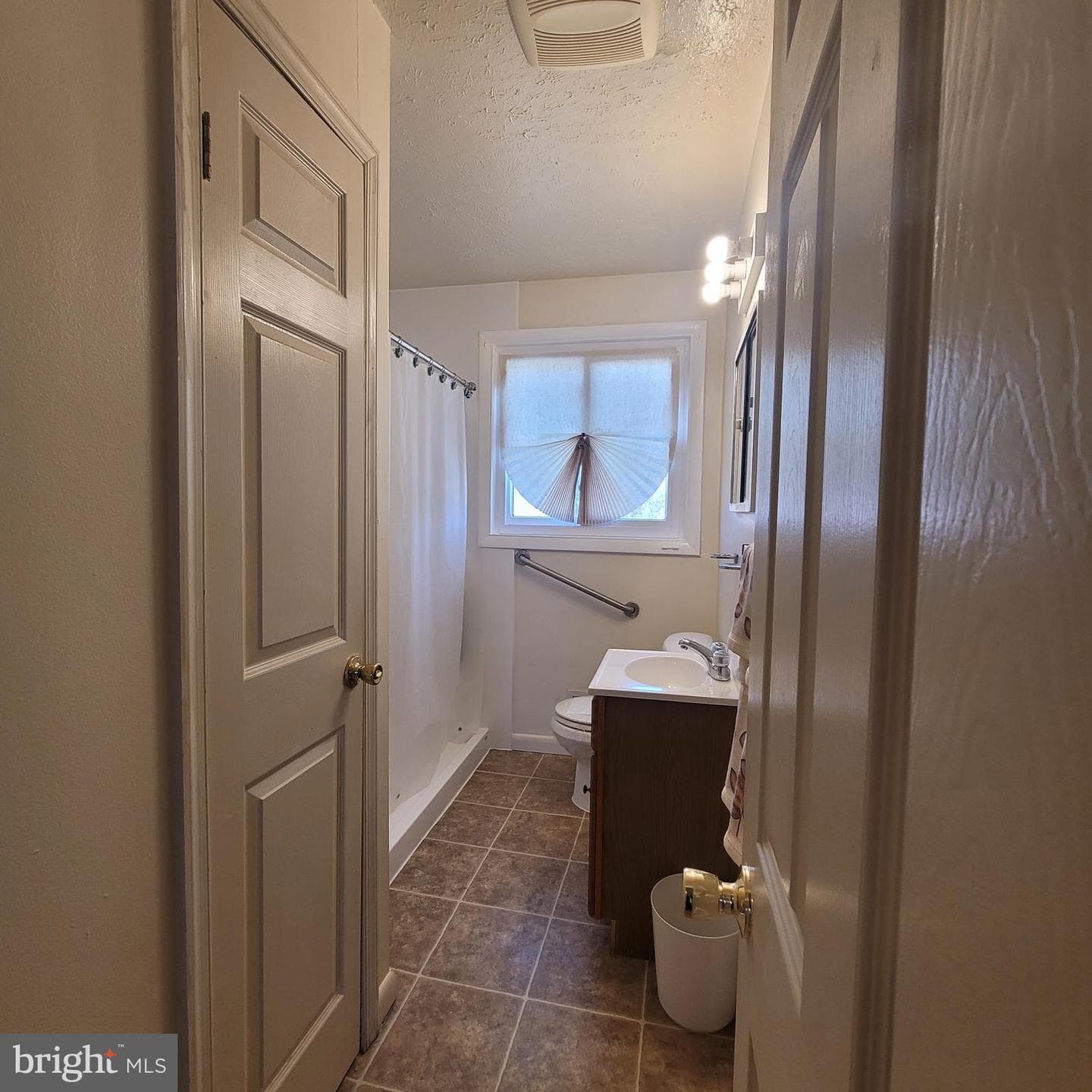 5709 Moravia Road photo 11