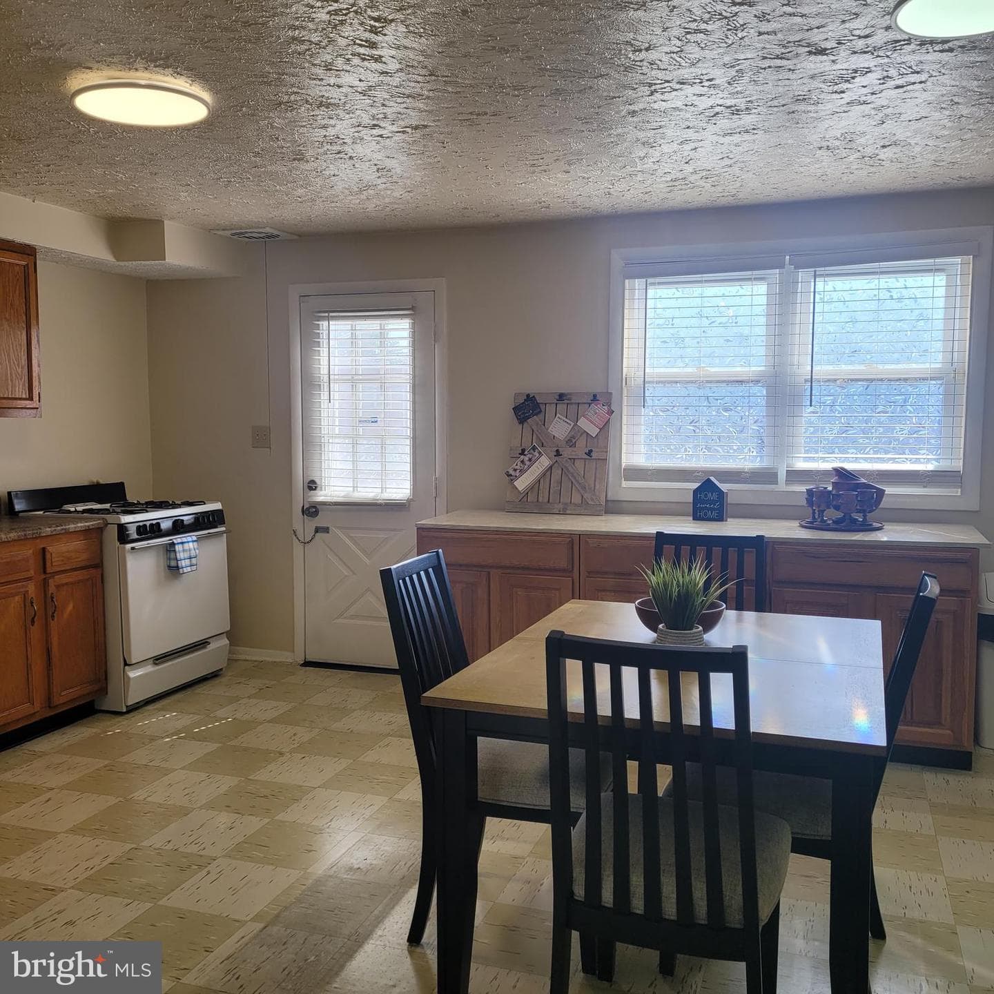 5709 Moravia Road photo 8
