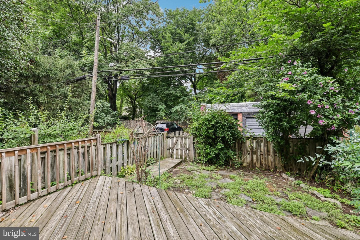 714 E Lake Avenue photo 32