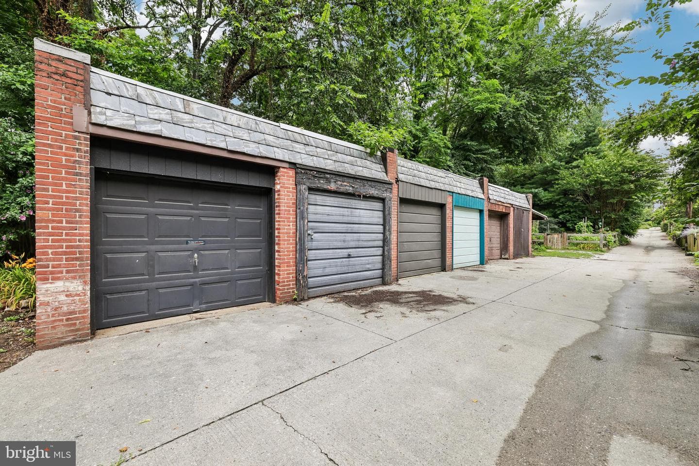 714 E Lake Avenue photo 34
