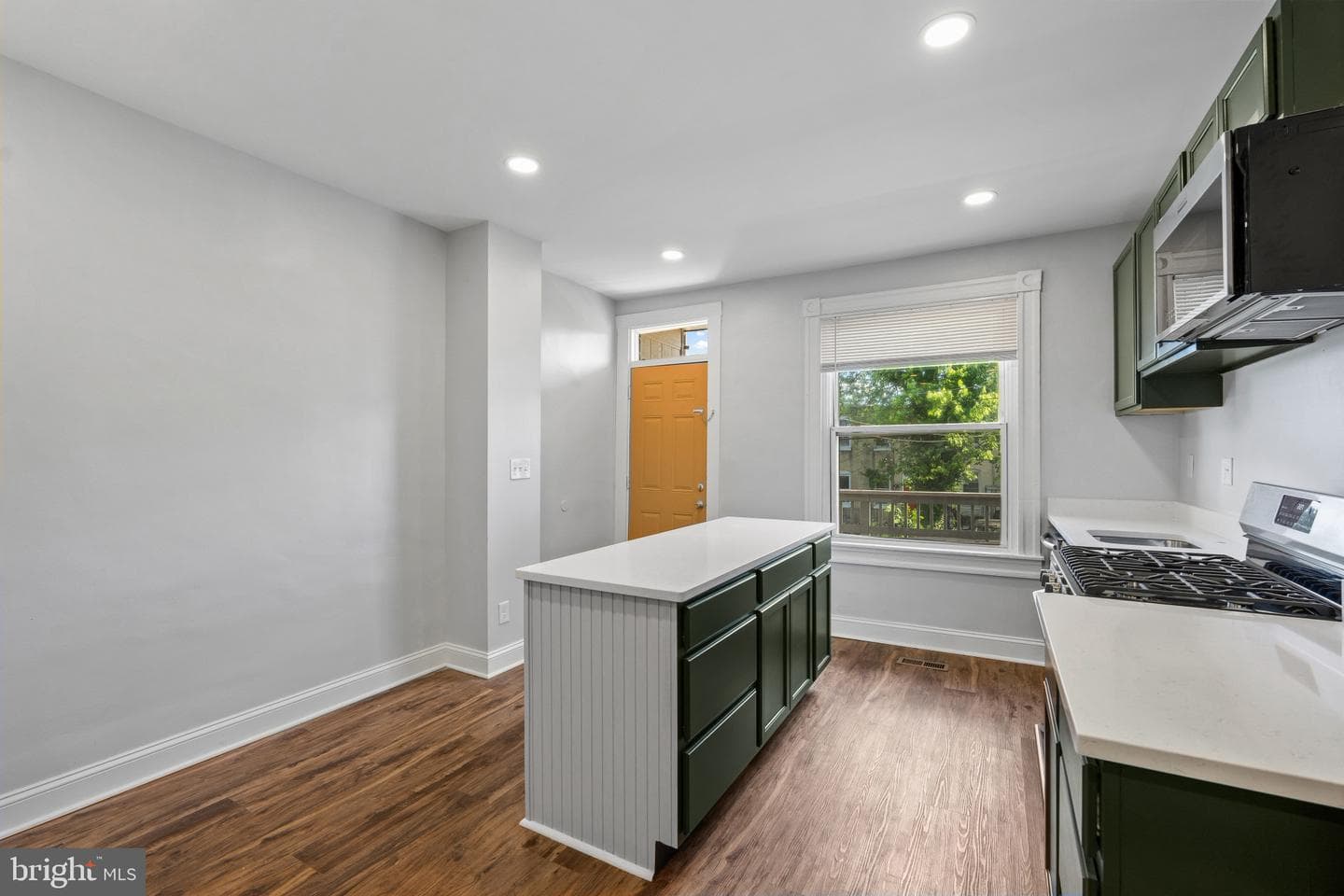 621 E 36th Street photo 11