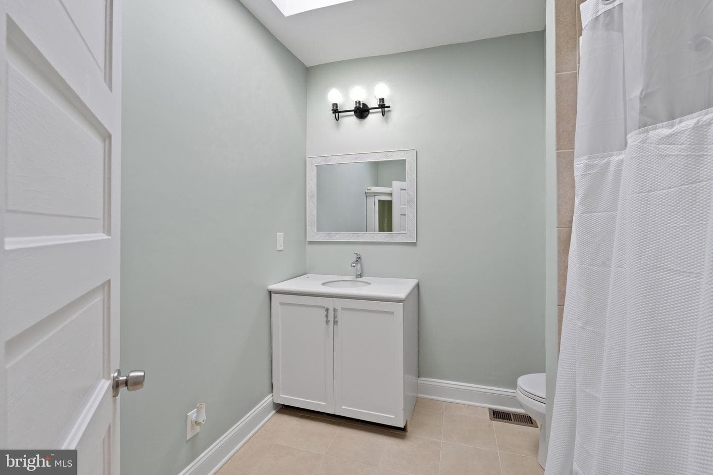 621 E 36th Street photo 21