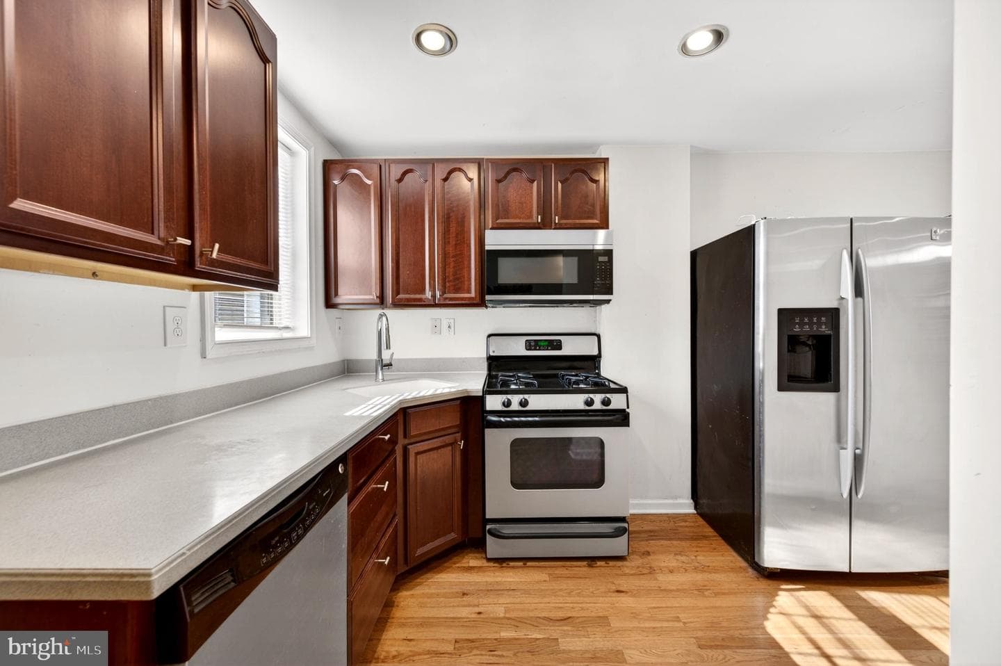 624 Wyeth Street photo 10