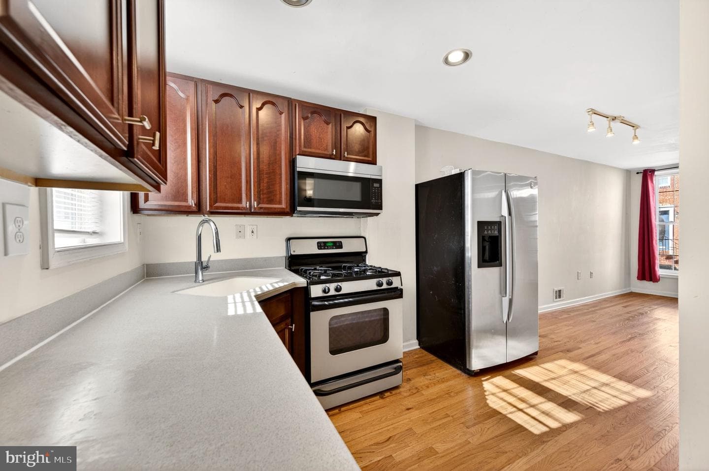 624 Wyeth Street photo 11