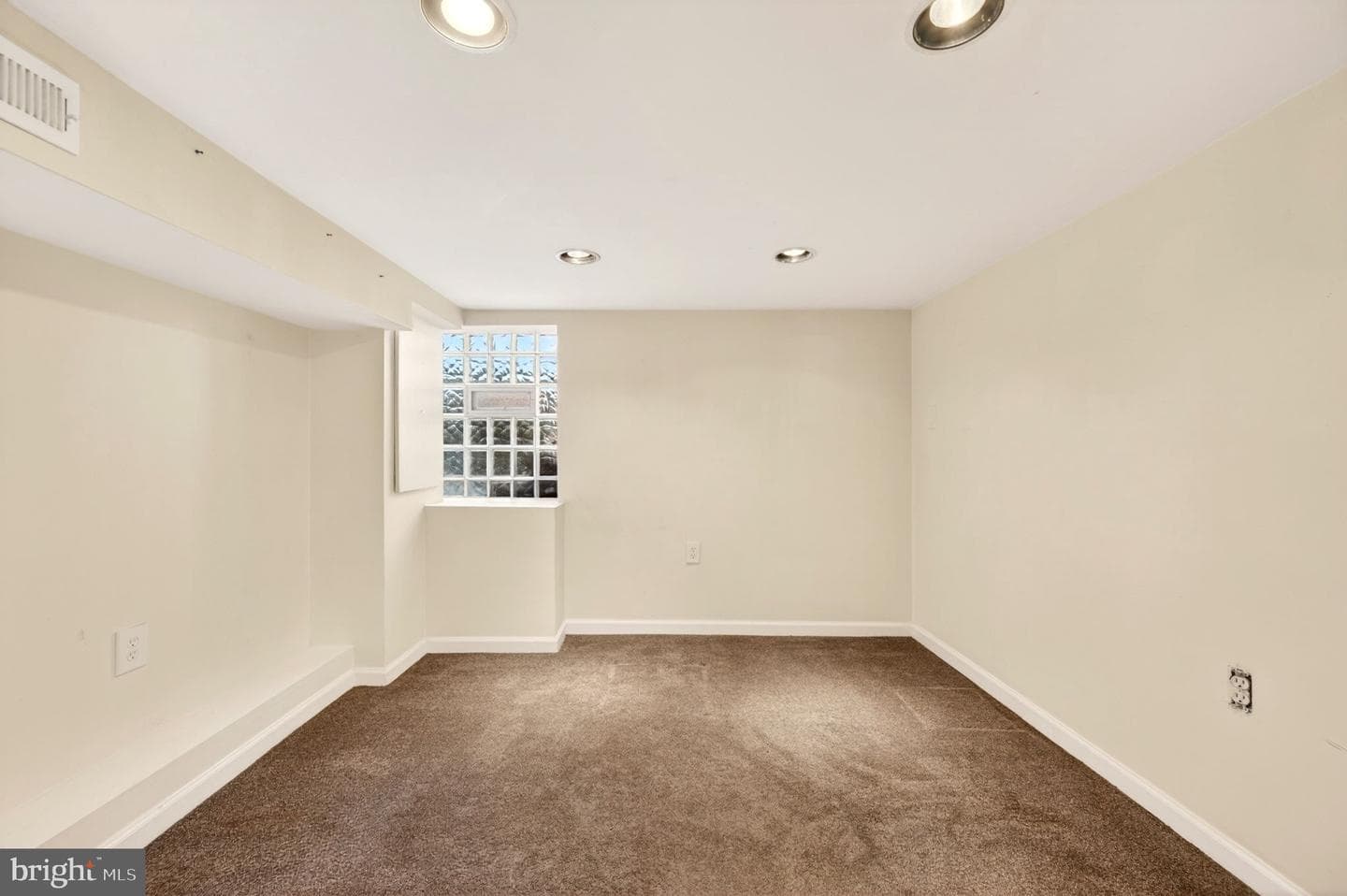 624 Wyeth Street photo 22