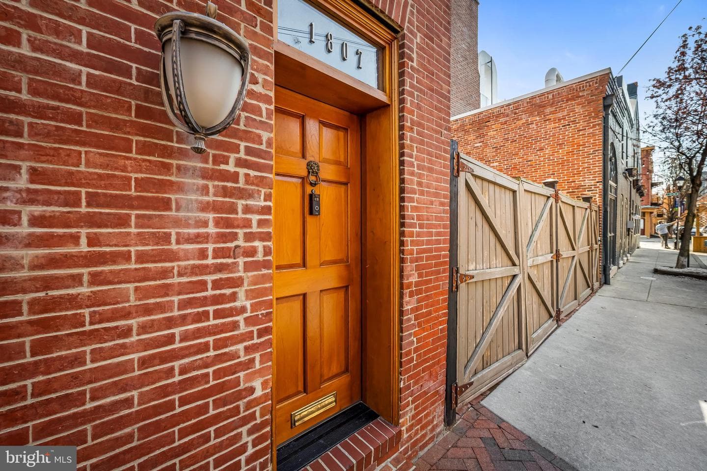 1807 Lancaster Street photo 11