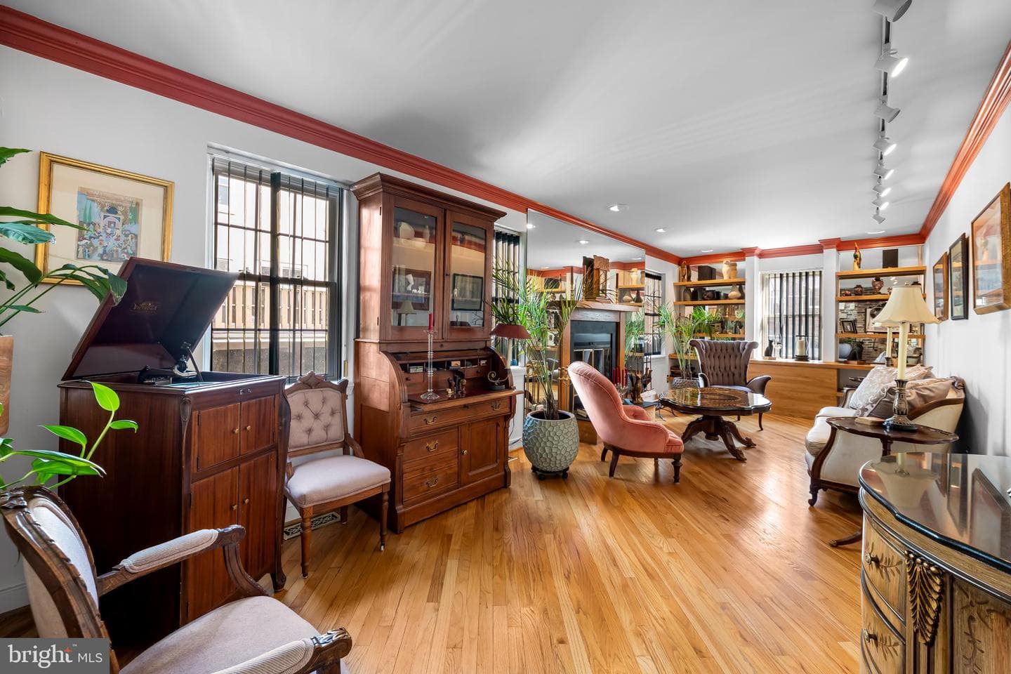 1807 Lancaster Street photo 15