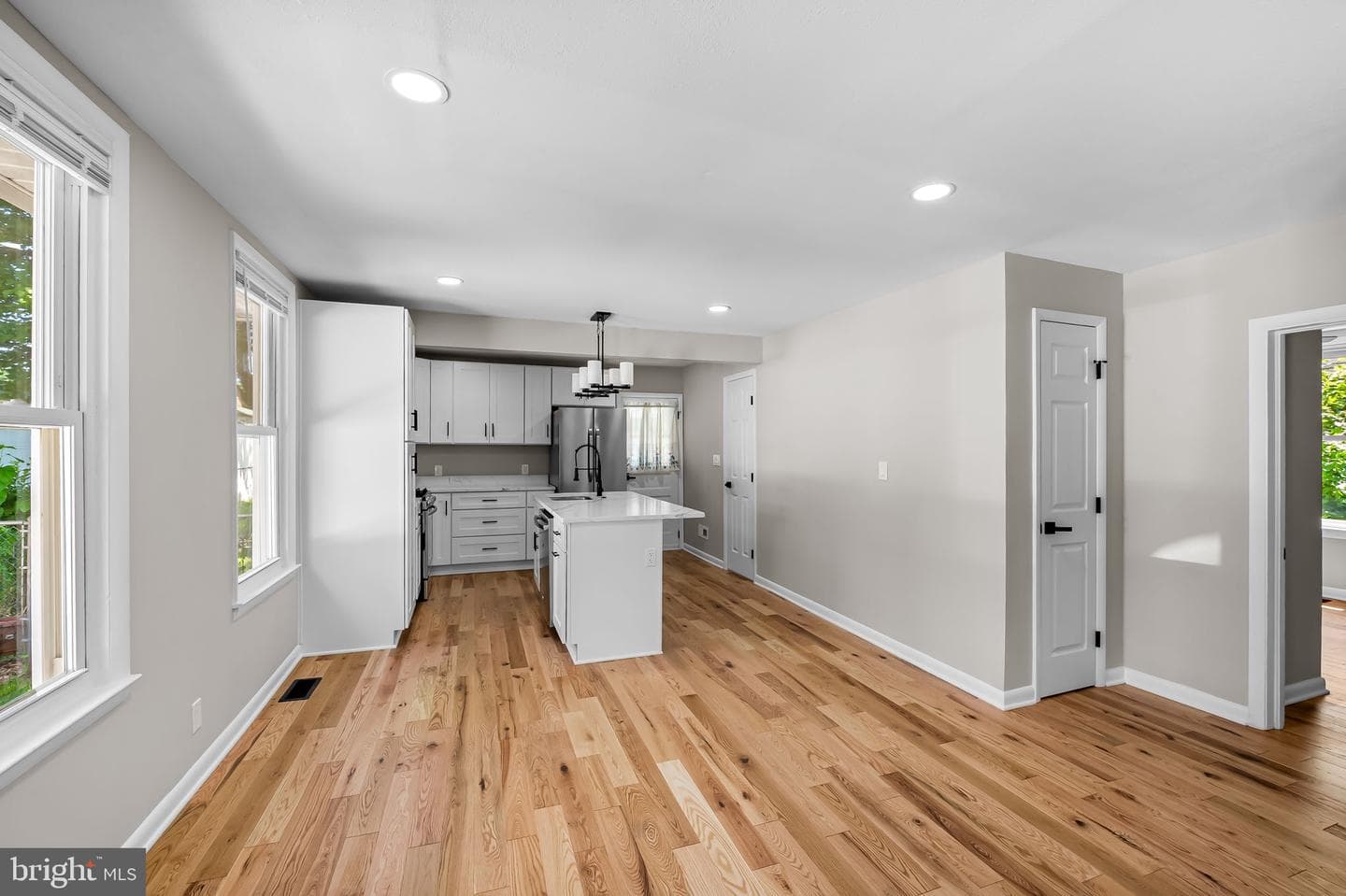 3210 Chesley Avenue photo 12