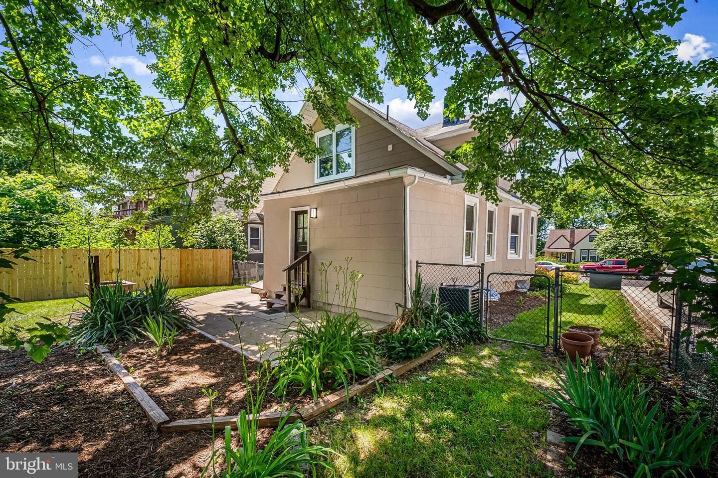 3210 Chesley Avenue photo 42