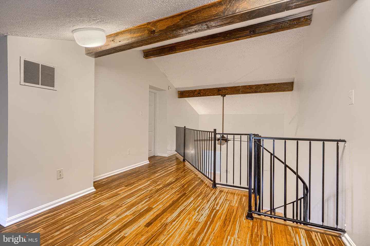 209 Scott Street photo 14