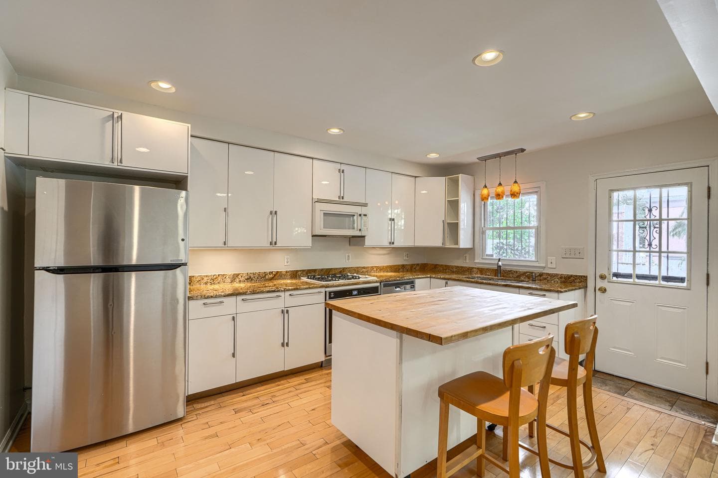 209 Scott Street photo 3