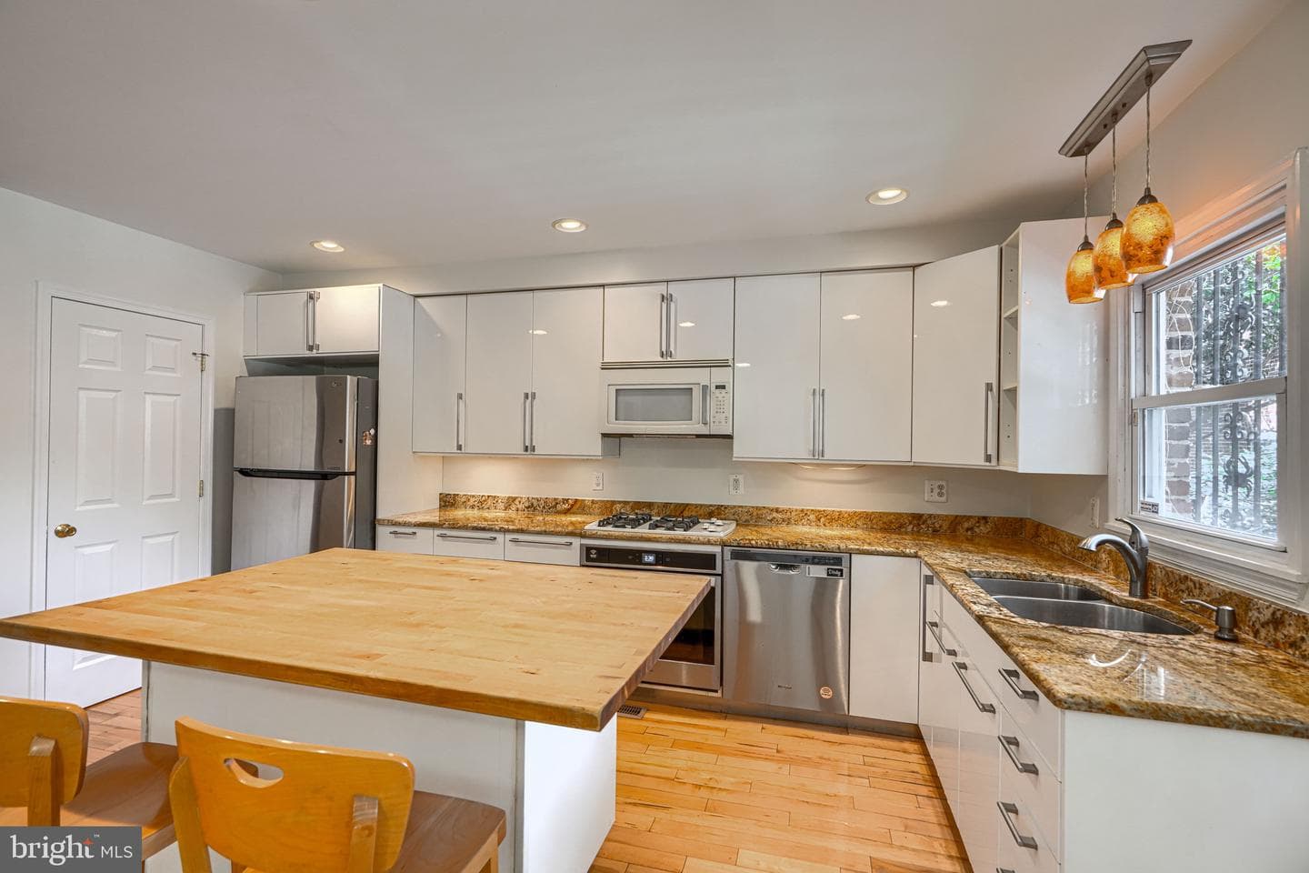 209 Scott Street photo 7