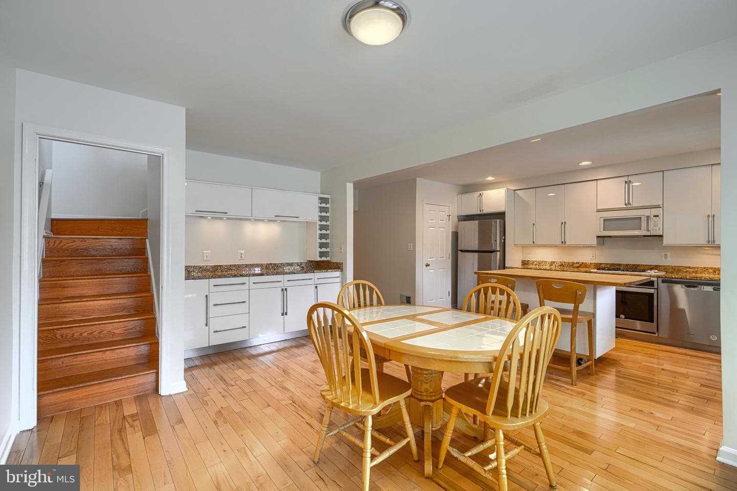 209 Scott Street photo 8