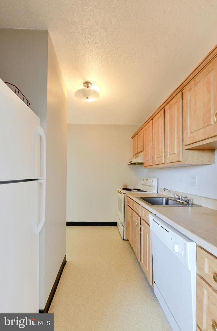 1 E University Parkway #908 photo 8