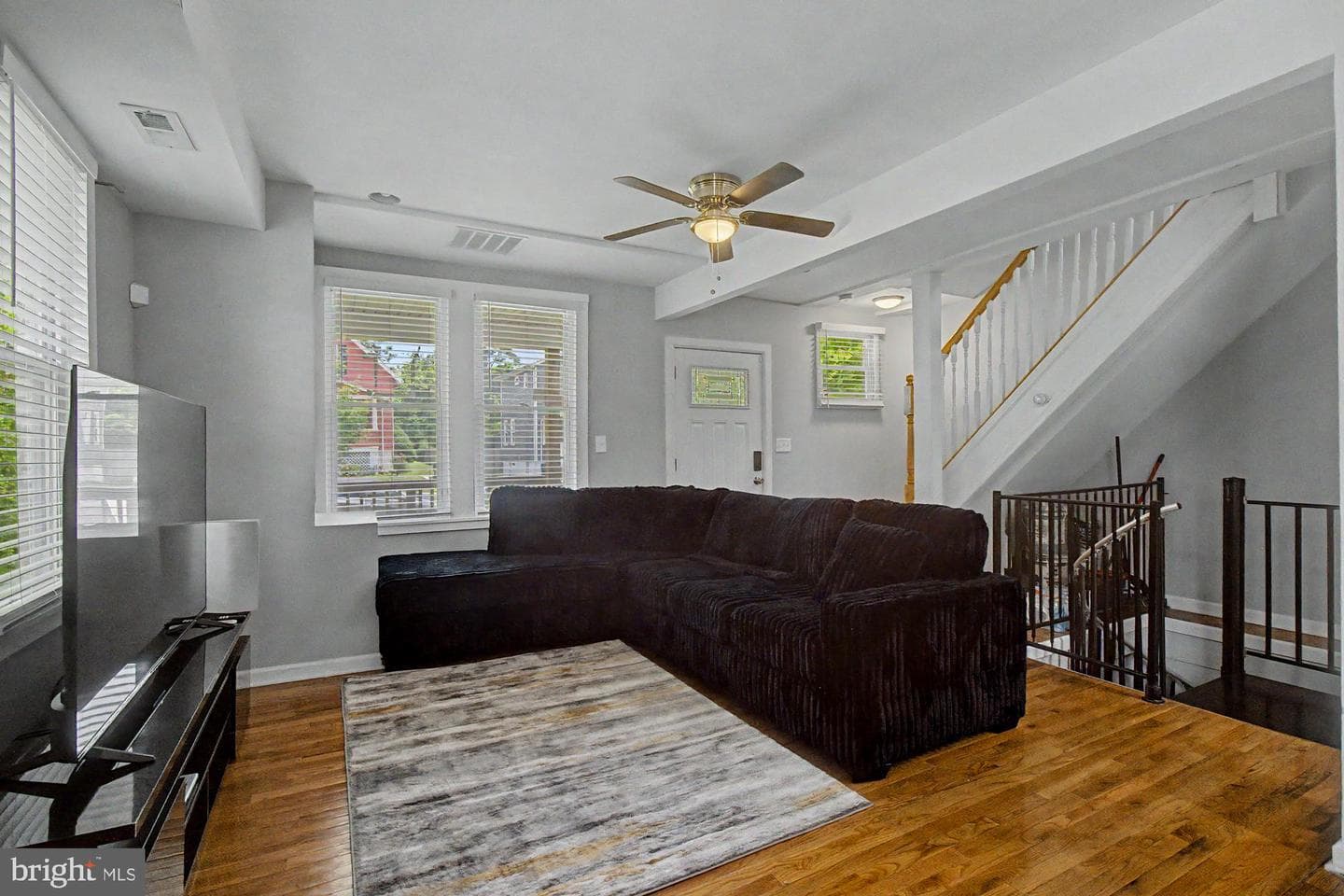 4922 Ivanhoe Avenue photo 4