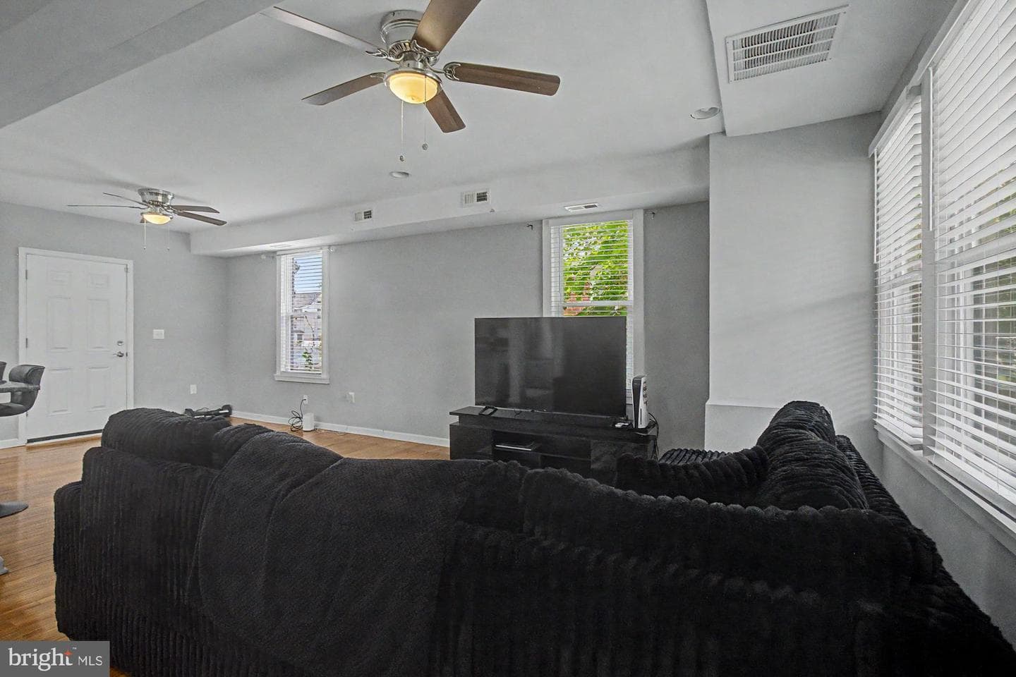 4922 Ivanhoe Avenue photo 5