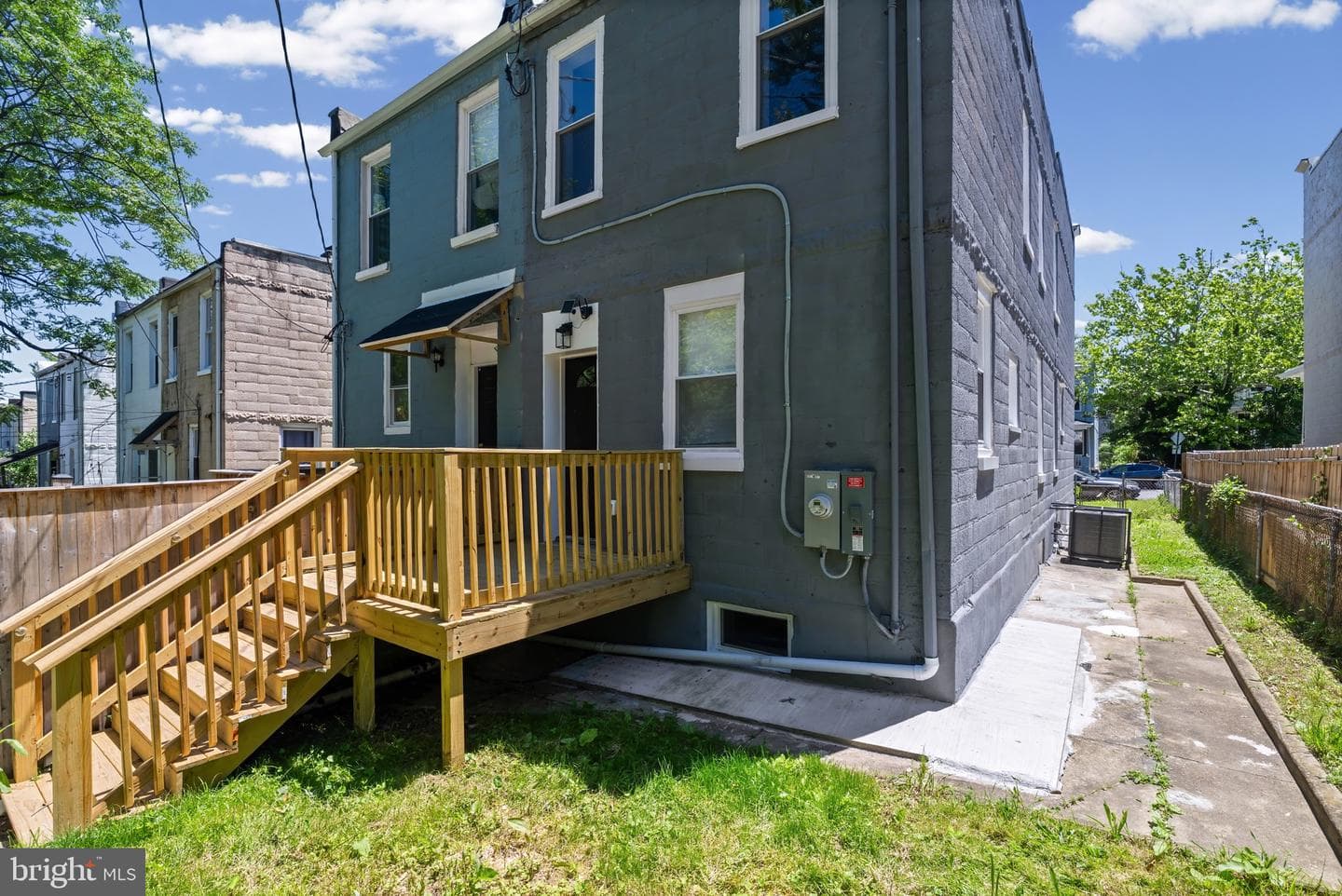712 E 41st Street photo 33
