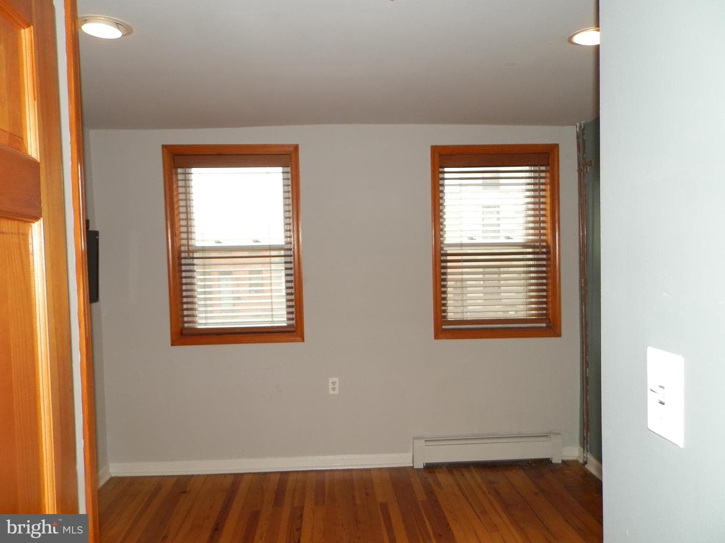 313 S Washington St photo 11