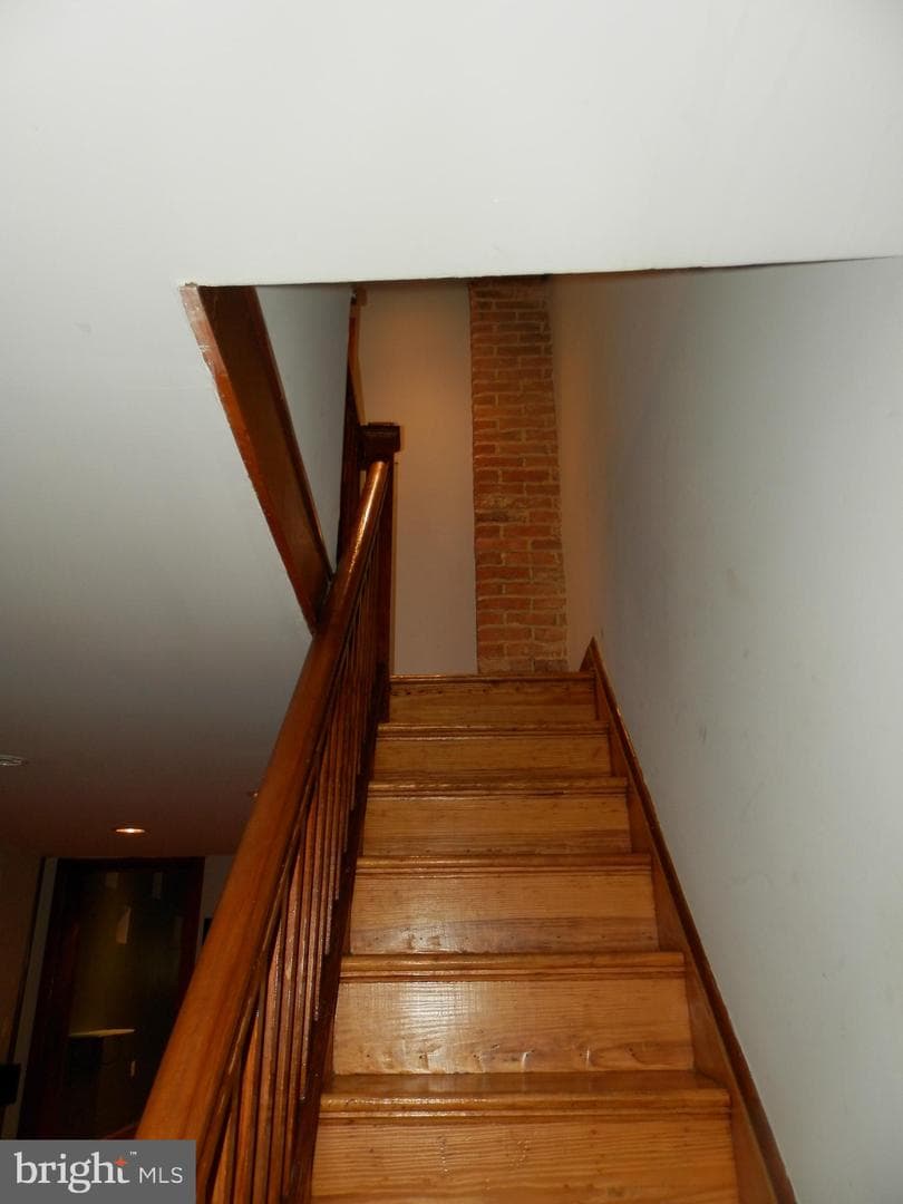 313 S Washington St photo 15