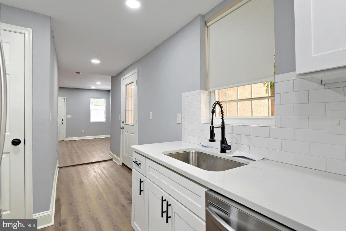 1245 W Lombard Street photo 10