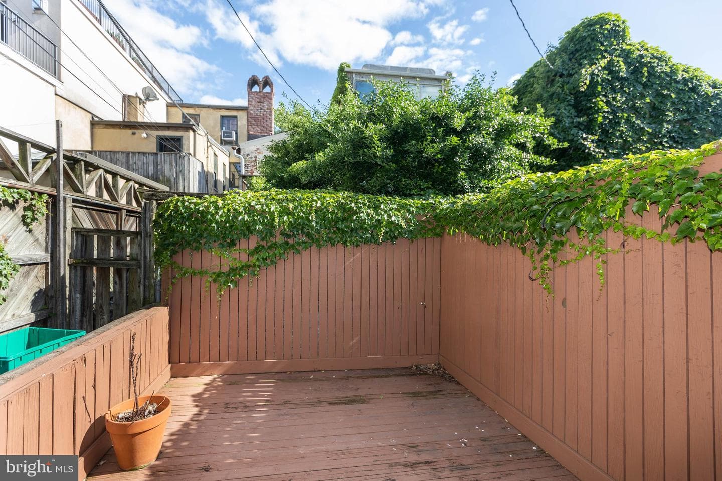 113 E Churchill Street photo 21