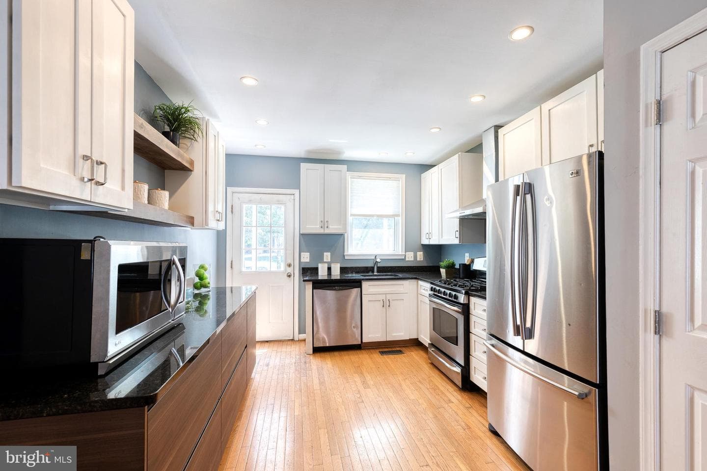 1309 Andre Street photo 16