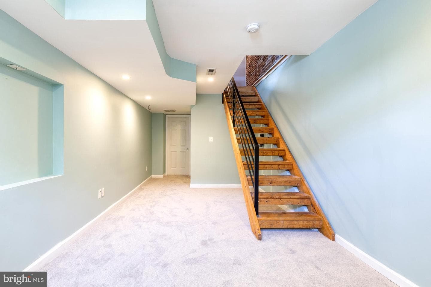 1309 Andre Street photo 34