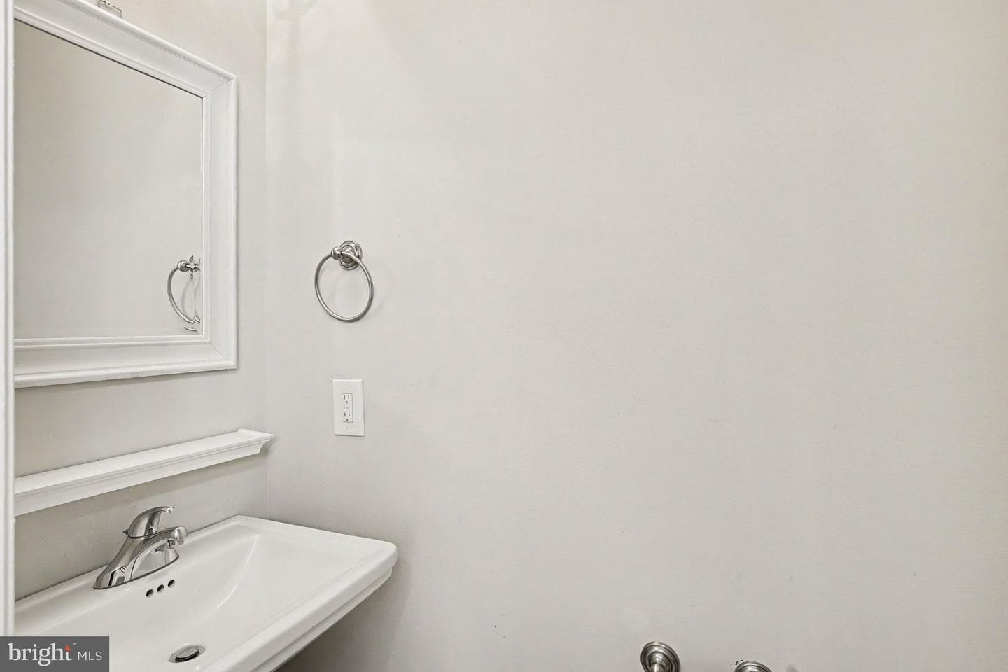 120 E Randall Street photo 13