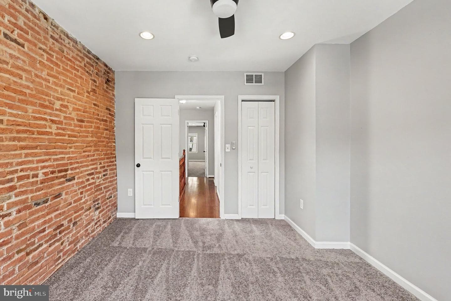 120 E Randall Street photo 22