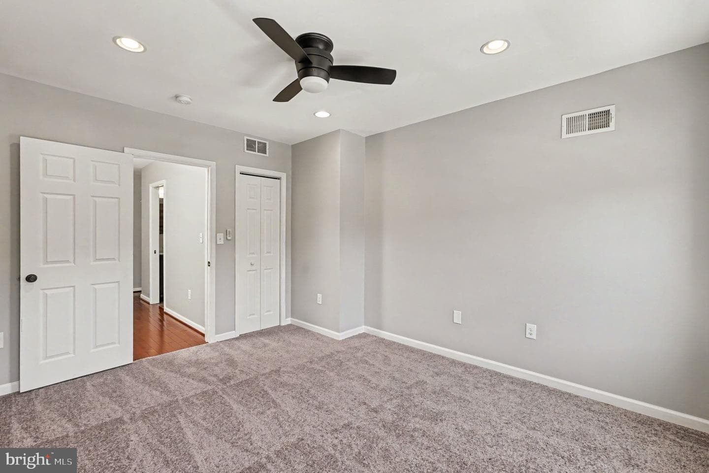 120 E Randall Street photo 24