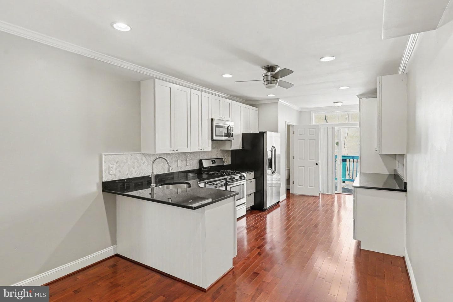 120 E Randall Street photo 8