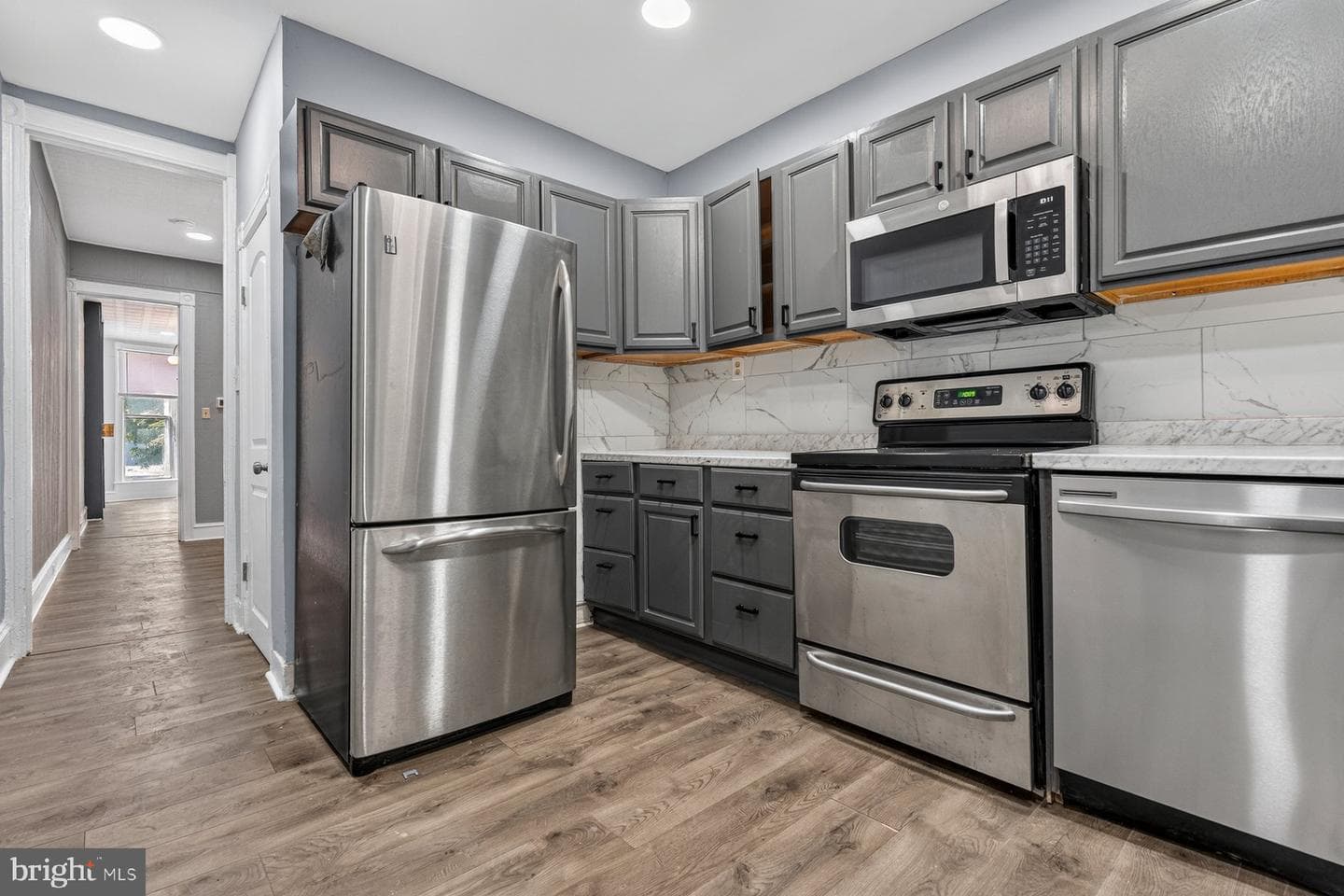 1910 W Fayette Street photo 7