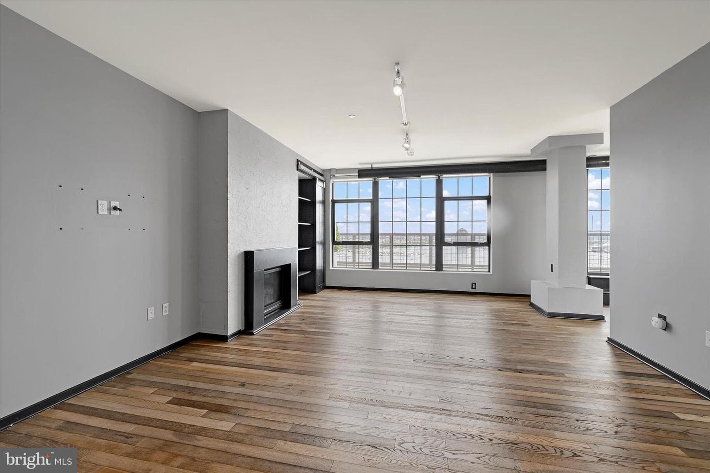 1200 Steuart Street #1913 photo 6