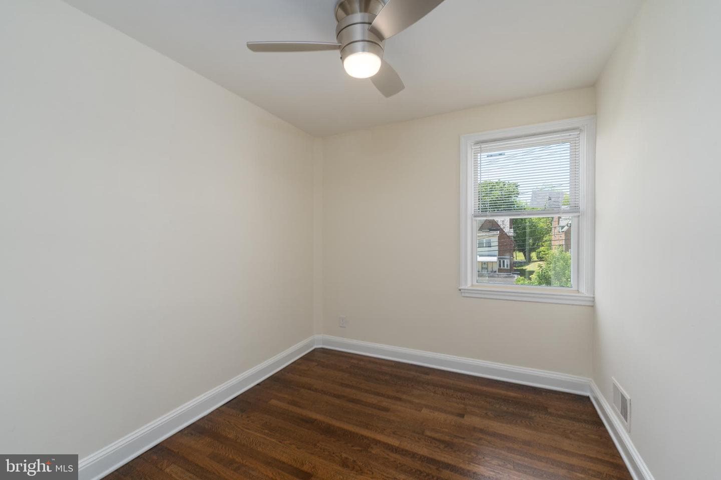 3255 Yosemite Avenue photo 28