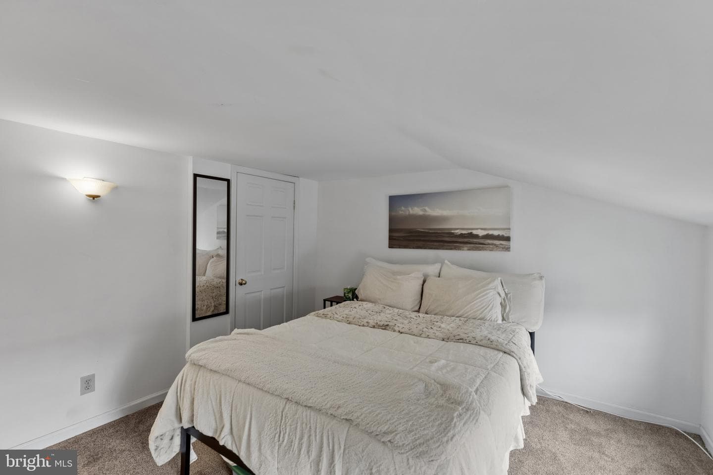 2223 Fleet Street photo 24