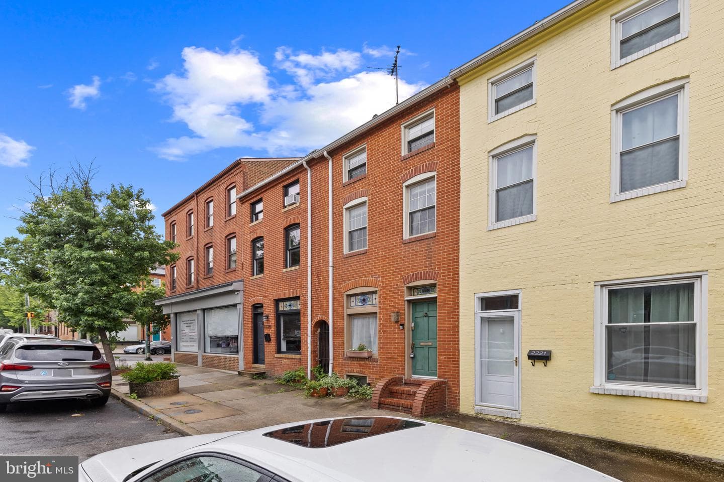 2223 Fleet Street photo 5