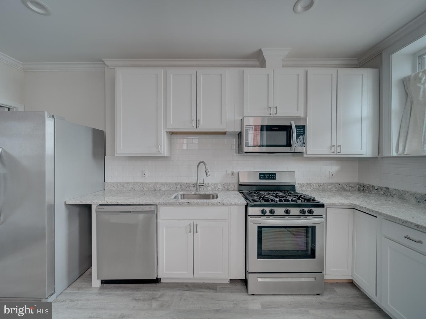 417 N Collington Ave photo 23