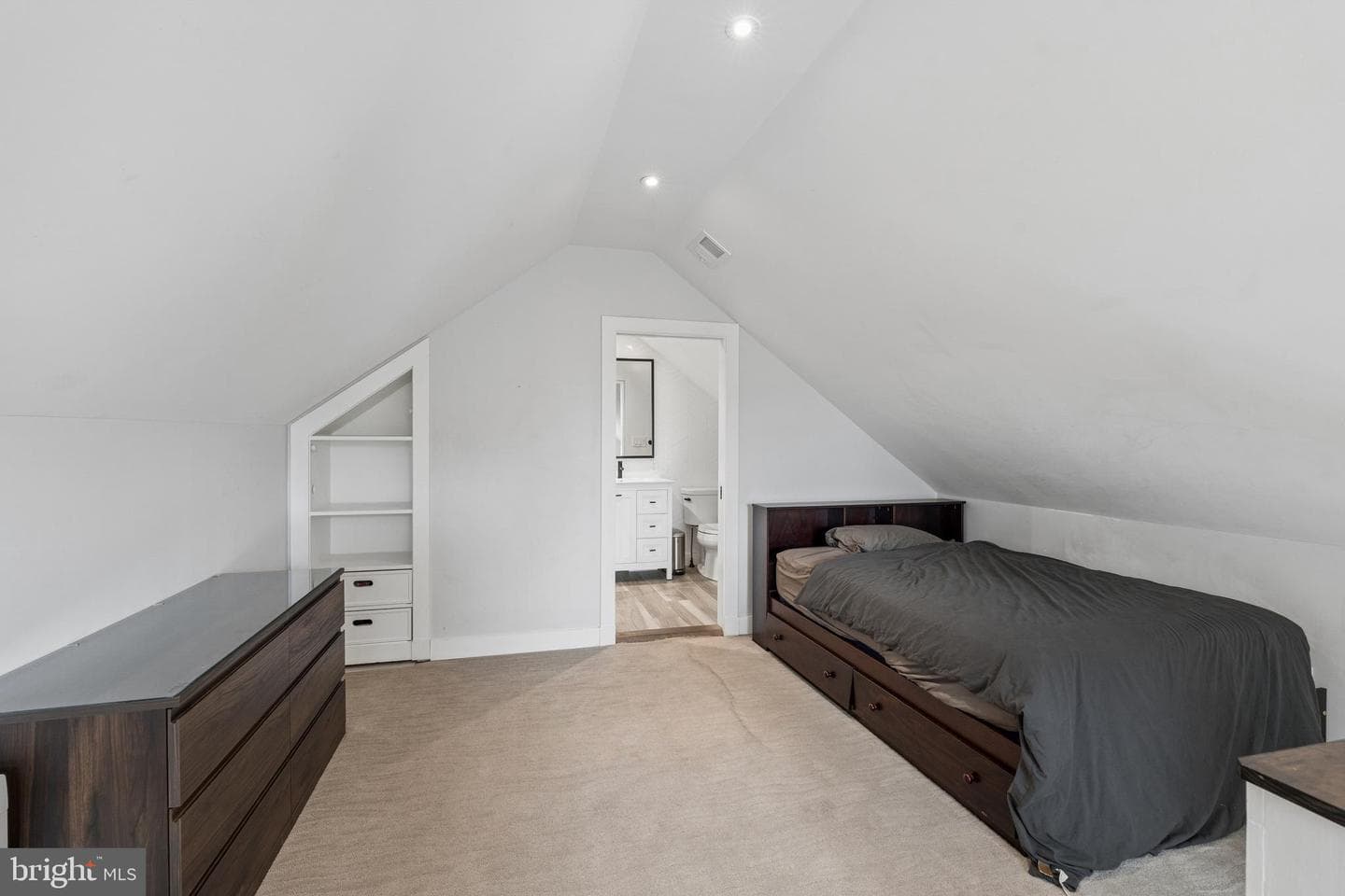124 W Montgomery Street photo 25