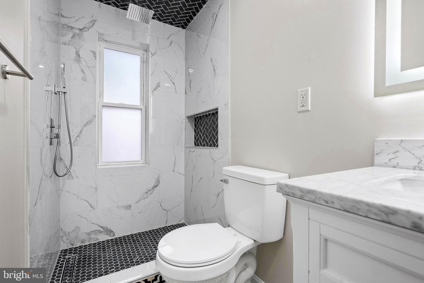 1358 Towson Street photo 28