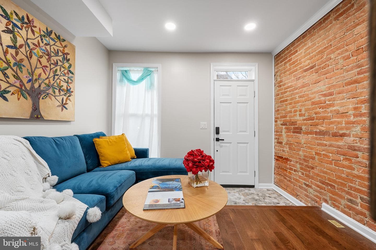 1358 Towson Street photo 4