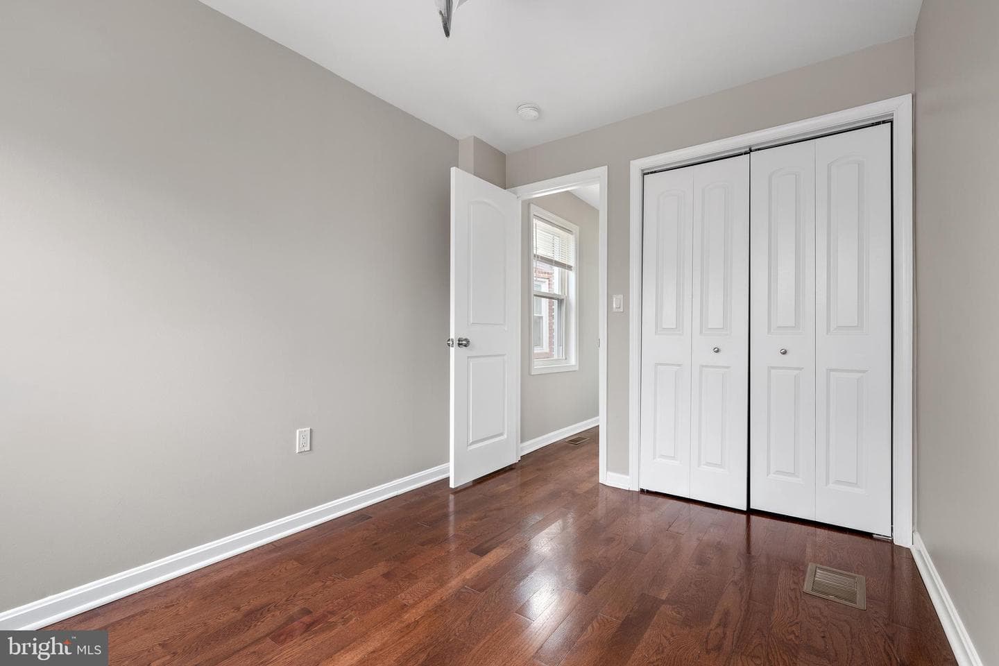 1358 Towson Street photo 40