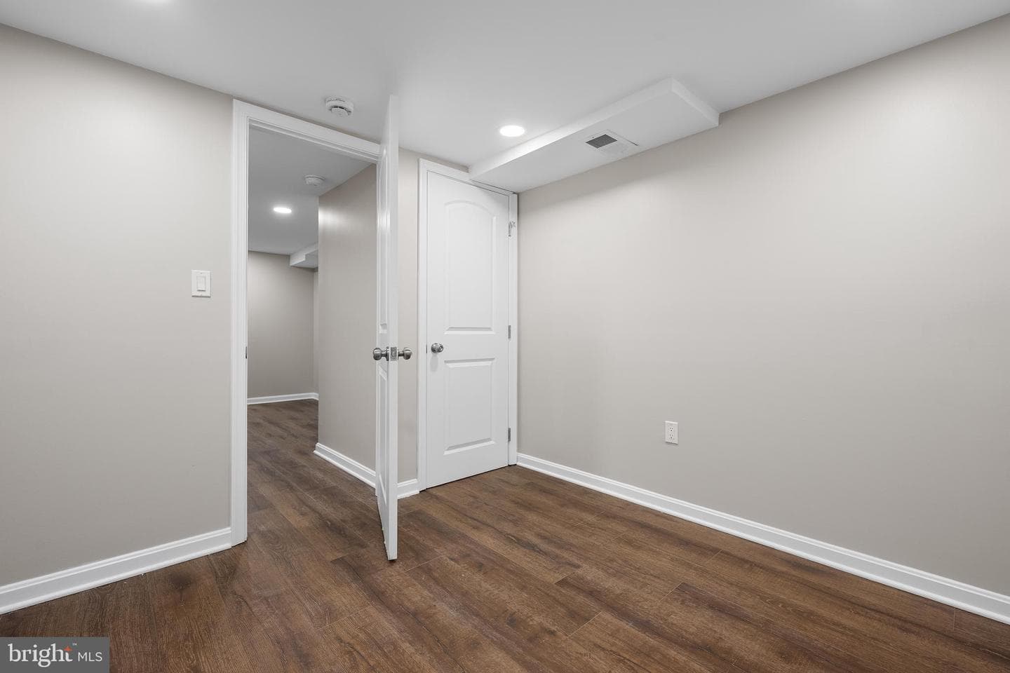 1358 Towson Street photo 49