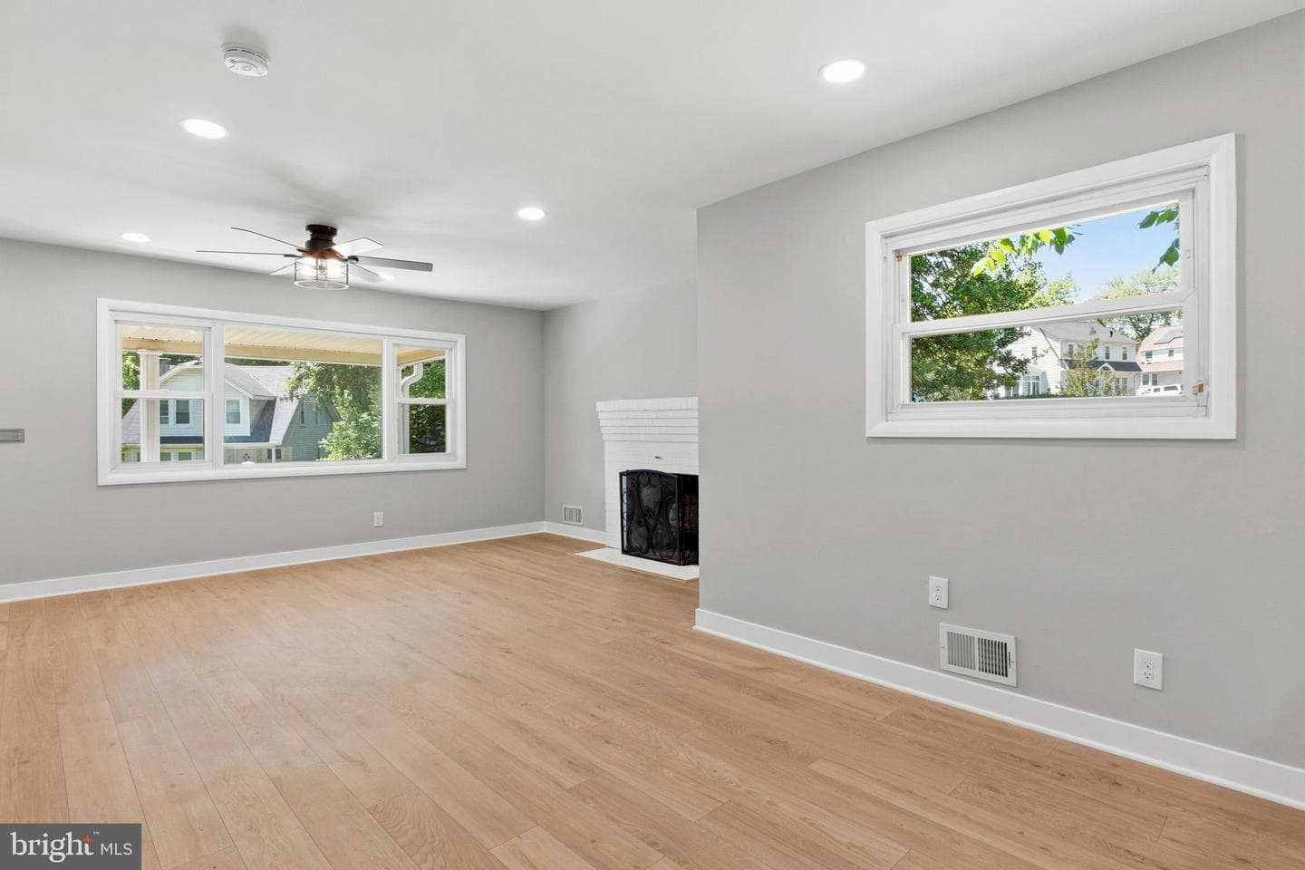 2303 Lyndhurst Avenue photo 3