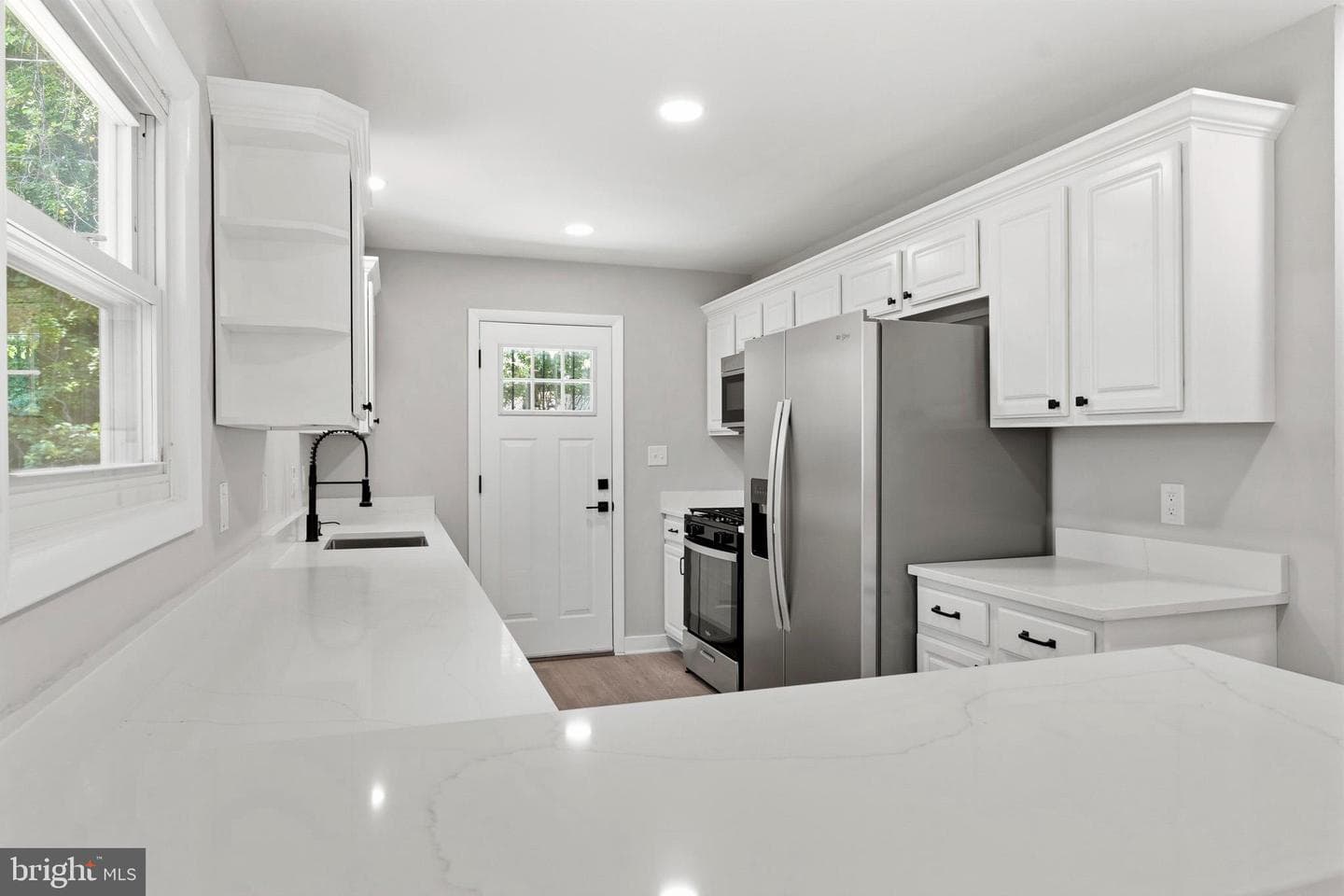 2303 Lyndhurst Avenue photo 5